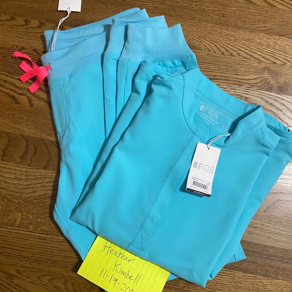 Figs NWT medium regular Neon blue